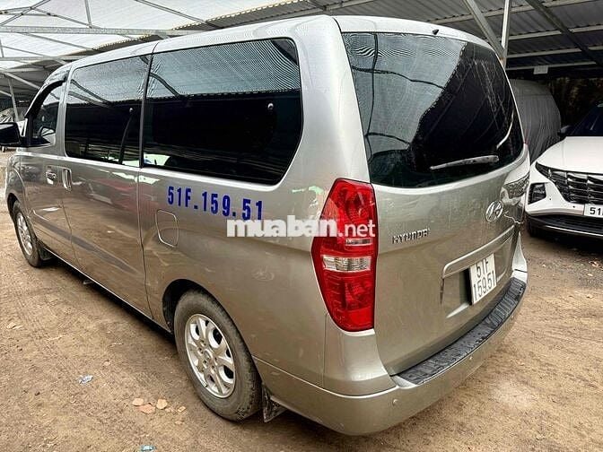 Hyundai Grand Starex 2015 máy dầu 9 chỗ