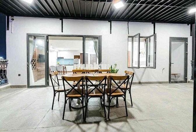 Cho thuê Penhouse 120 m2 với 2 phòng ngủ
