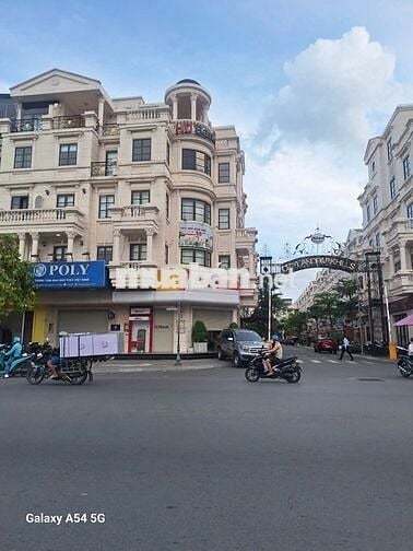 Nhà diện tích 5x20m 1 trệt 4 lầu, mặt tiền Nguyễn Văn Lượng