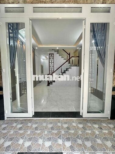 Nhà trệt lầu 2 phòng ngủ hẻm 3-4 Nguyễn Văn Cừ