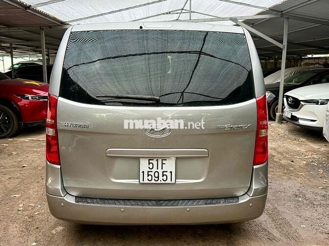 Hyundai Grand Starex 2015 máy dầu 9 chỗ