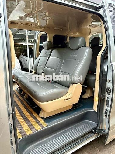 Hyundai Grand Starex 2015 máy dầu 9 chỗ