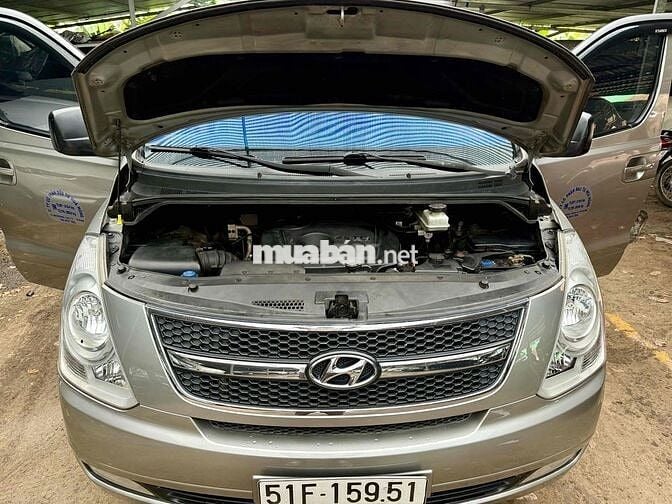 Hyundai Grand Starex 2015 máy dầu 9 chỗ