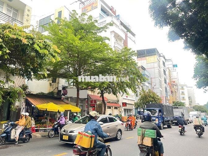 Góc 2 Mặt Tiền Ngay Ngã Tư Đường Phổ Quang.