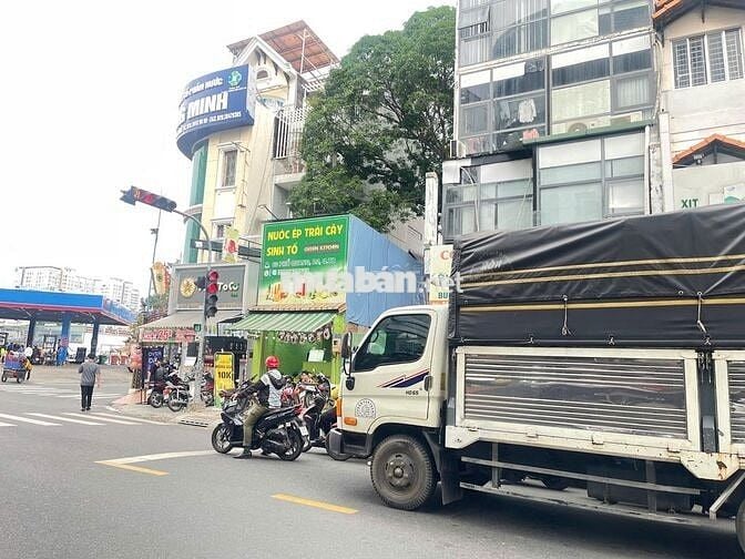 Góc 2 Mặt Tiền Ngay Ngã Tư Đường Phổ Quang.