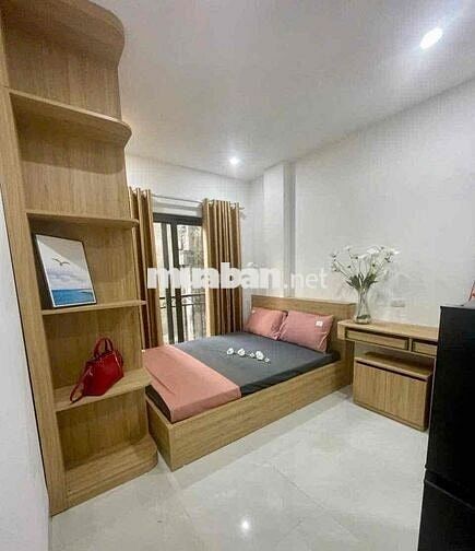 CHO THUÊ CCMN PHỐ KHƯƠNG THƯỢNG. BAN CÔNG. THANG MÁY. GIÁ 5TR2