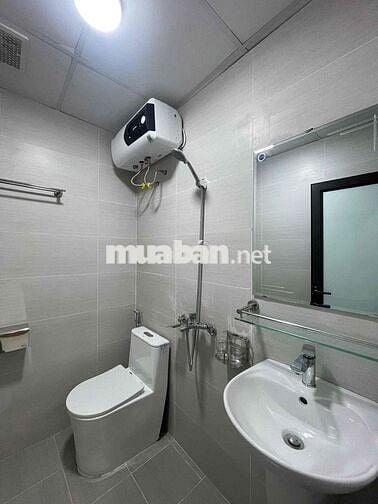 CHO THUÊ CCMN PHỐ KHƯƠNG THƯỢNG. BAN CÔNG. THANG MÁY. GIÁ 5TR2