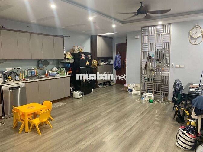 CHUNG CƯ 3 NGỦ LÔ GÓC MẶT PHỐ 82M  GIANG BIÊN GIÁ NHỈNH 4,5 TỶ