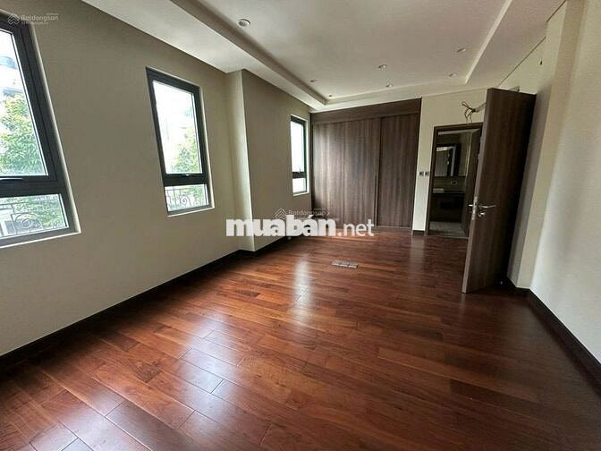 NHÀ ĐẸP ĐƯỜNG PHỔ QUANG_ 8X20M_ HẦM 3 LẦU_ PHÒNG RỘNG SẴN MÁY LẠNH