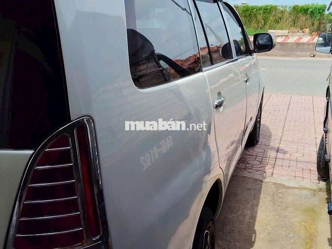 Toyota Innova 2008 J - 0000 km
