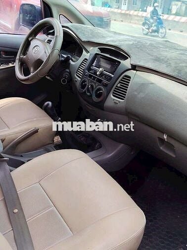 Toyota Innova 2008 J - 0000 km