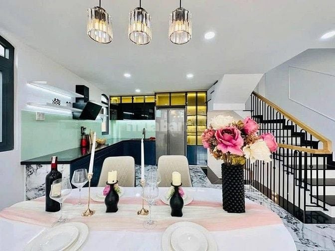 Chính chủ cần bán gấp nhà hẻm 4,5m Lê Văn Sỹ, Quận 3, giá 5 tỷ