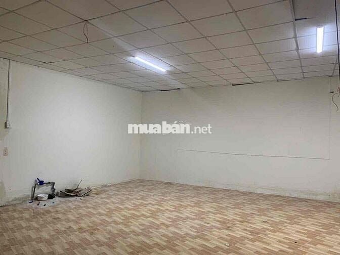 Cho thuê Kho bãi 200m2 đường xe tải, ngay công an xã Nhơn Đức