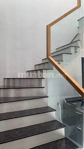 Gia đình cần tiền nên bán gấp căn nhà ở  Thái Mỹ- Củ Chi. DT 306m2, gi