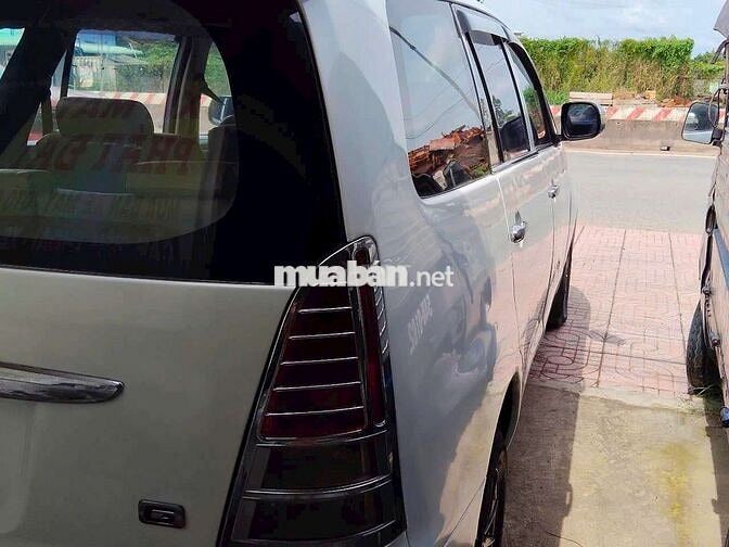 Toyota Innova 2008 J - 0000 km