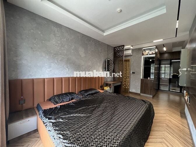 💎Emerald cho thuê gấp căn hộ 3PN + 2WC, view hồ bơi - giá 18tr/ tháng