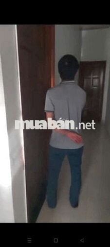 Cho thuê nhà 100M Lầu Trệt sân xe hơi gần Hội trường Đông Hoà