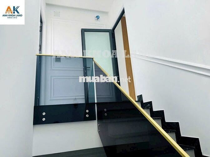 Bán nhà đẹp mới hoàn thiện ngay đường 40, Hiệp Bình Chánh