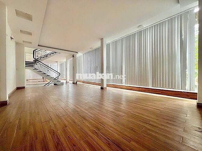 NHÀ HOT! Nhà 575C Nguyễn Đình Chiểu, P2, Q3. Nhà Mới 100%, DTSD 600m2