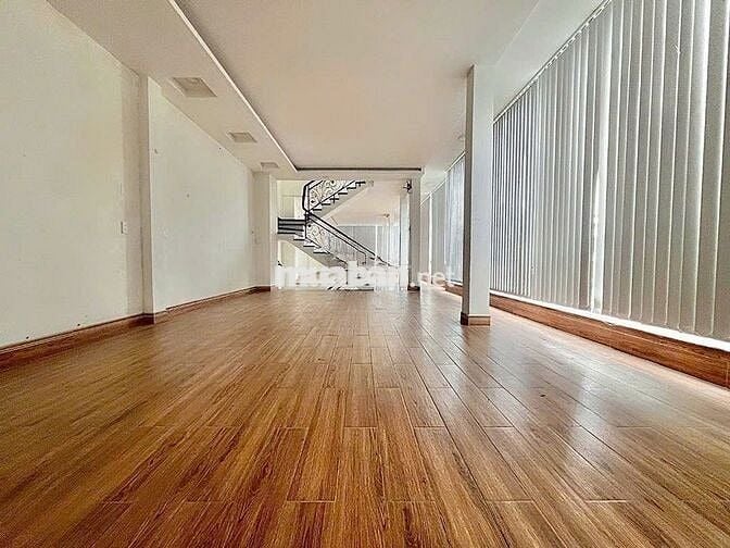 NHÀ HOT! Nhà 575C Nguyễn Đình Chiểu, P2, Q3. Nhà Mới 100%, DTSD 600m2
