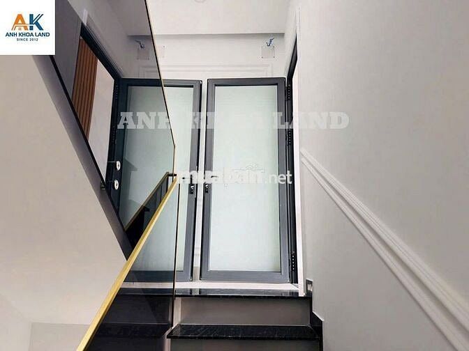 Bán nhà đẹp mới hoàn thiện ngay đường 40, Hiệp Bình Chánh