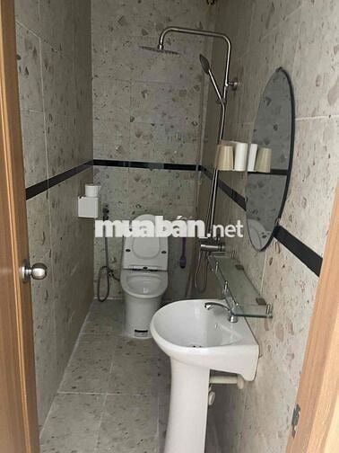 Nhà 2 tầng khu trung tâm thành phố