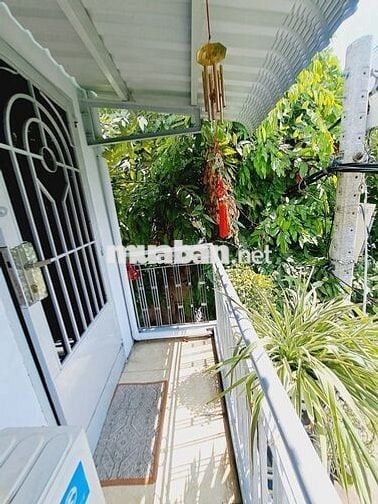 Mặt tiền 3B BHH A. 3 tầng hoàn công đủ. Không QH. Chỉ 2,5 tỷ.