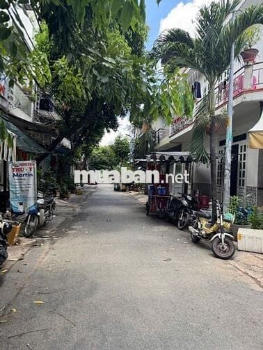 Mặt tiền 3B BHH A. 3 tầng hoàn công đủ. Không QH. Chỉ 2,5 tỷ.