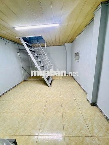 Mặt tiền 3B BHH A. 3 tầng hoàn công đủ. Không QH. Chỉ 2,5 tỷ.