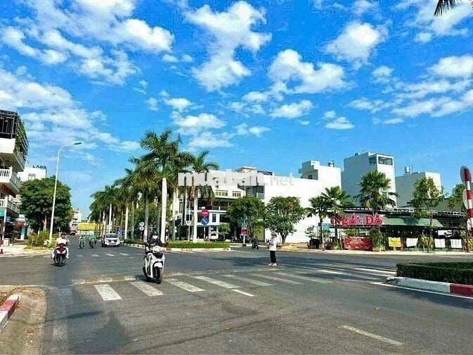 bán lô đất mặt tiền gs3 đông hoà siêu thị go bigc dĩ an