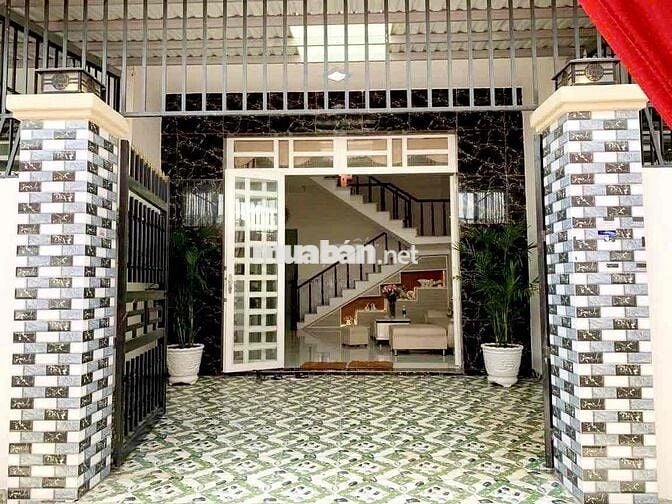 Chính chủ gấp bán nhà 4 tầng 85m2 hẻm ô tô Cần Đước Long An chỉ 2,4 ty