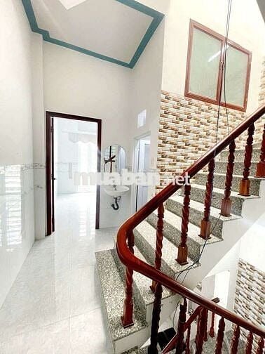 Nhà 2 lầu 4pn có nội thất KDC Thới Nhựt (kế bên Đại học Y Dược)