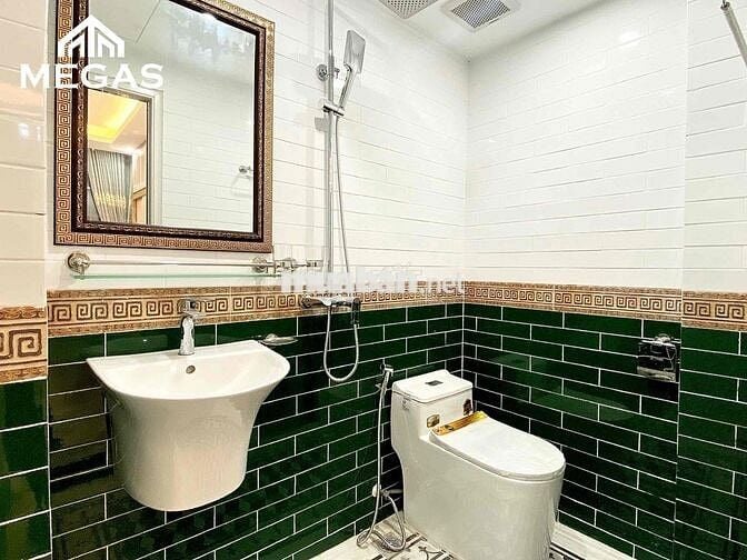 CĂN HỘ LUXURY MỚI TINH BAN CÔNG THOÁNG NGAY TRUNG KÍNH, TRUNG HOÀ