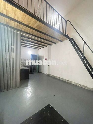 NHÀ HẺM XE TẢI NGAY CHỢ ĐẦU MỐI, Ở+LÀM KHO CHỨA HÀNG 2PN 2WC SÂN OTO