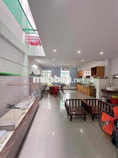 NHÀ 3 TẦNG. MẶT TIỀN HẺM KD. NGANG HIẾM 5M NỞ HẬU 7M VUÔNG VỨC. 8X TỶ