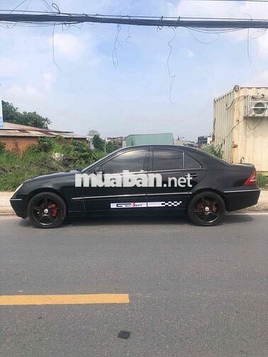 Mercedes C200 Số sàn 4 máy còn rất mới