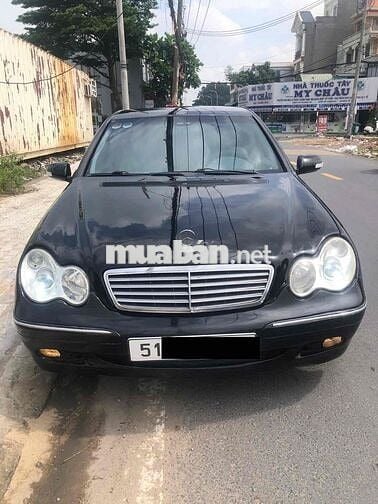 Mercedes C200 Số sàn 4 máy còn rất mới