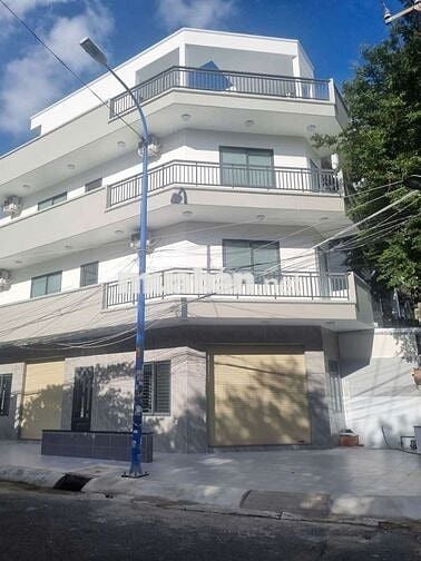 NHÀ MT DƯƠNG THỊ GIANG 6X20M 1 TRỆT 3 LẦU GIÁ TỐT