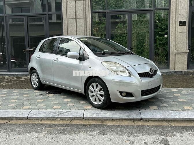 Toyota Yaris 2009 1.3 AT - 120000 km