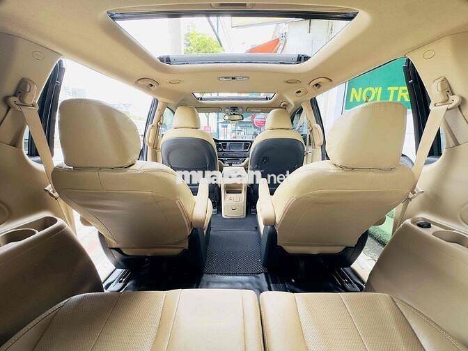Kia Sedona 2019 - 90000 km