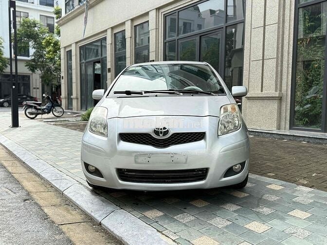 Toyota Yaris 2009 1.3 AT - 120000 km