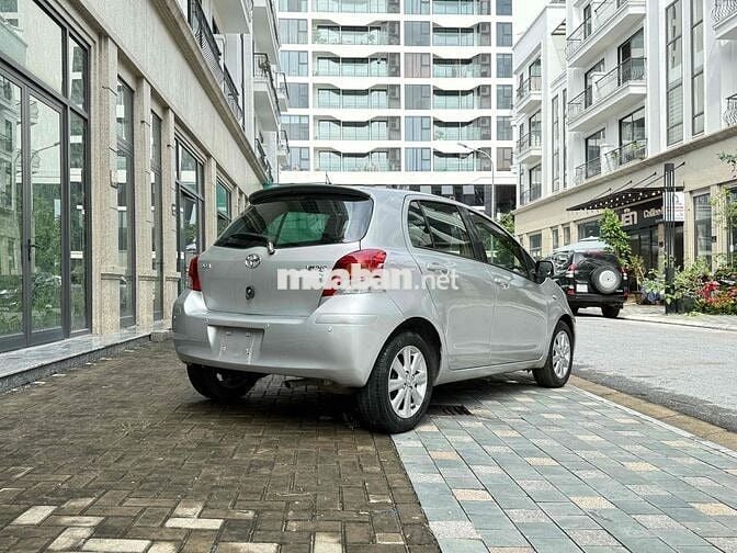 Toyota Yaris 2009 1.3 AT - 120000 km