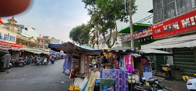 Chính chủ bán nhà mặt tiền đường Bùi Hữu Nghĩa đối diện chợ Hòa Bình