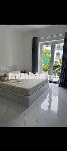 Nhà 1lung,3lau,5pn,4wc,sân đậu oto,hẽm xe tải né nhau,gần emart
