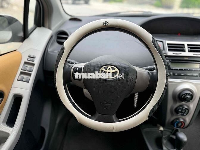Toyota Yaris 2009 1.3 AT - 120000 km