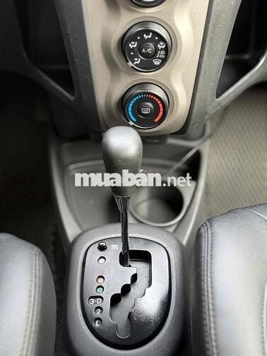Toyota Yaris 2009 1.3 AT - 120000 km
