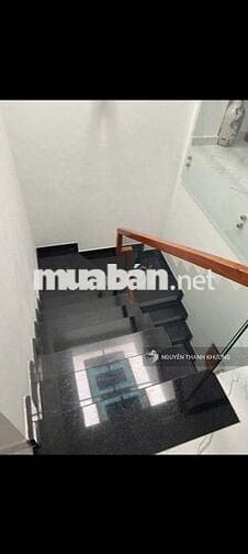 Nhà 1lung,3lau,5pn,4wc,sân đậu oto,hẽm xe tải né nhau,gần emart