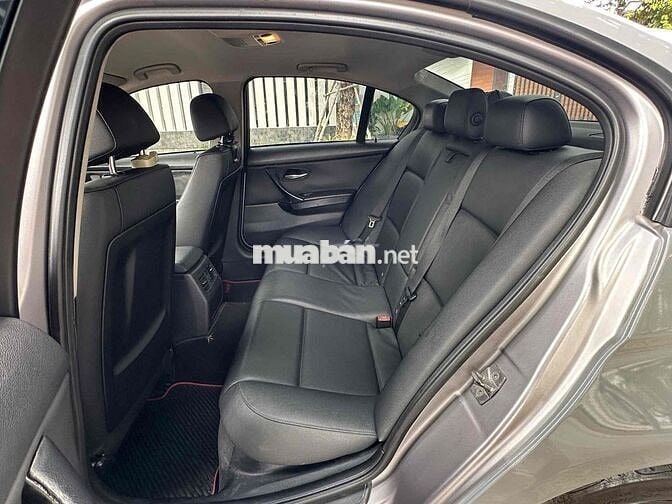 BMW 3 Series 2010 - 100000 km siêu đẹp