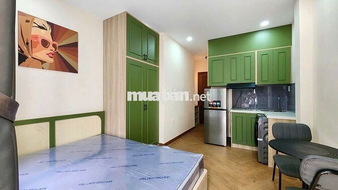 CĂN HỘ FULL NỘI THẤT CỬA SỔ VÀ BAN CÔNG LỚN Ở PHÚ NHUẬN GIÁP Q3,Q1