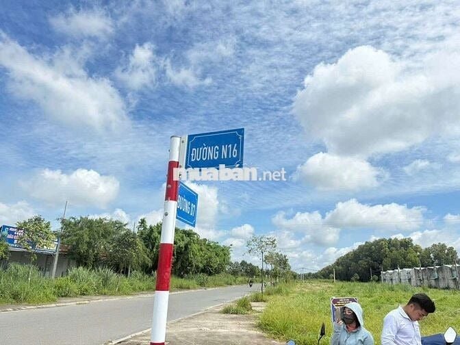 Sổ sẳn đất đối diện TTTM và đối diện cty Pai Hông